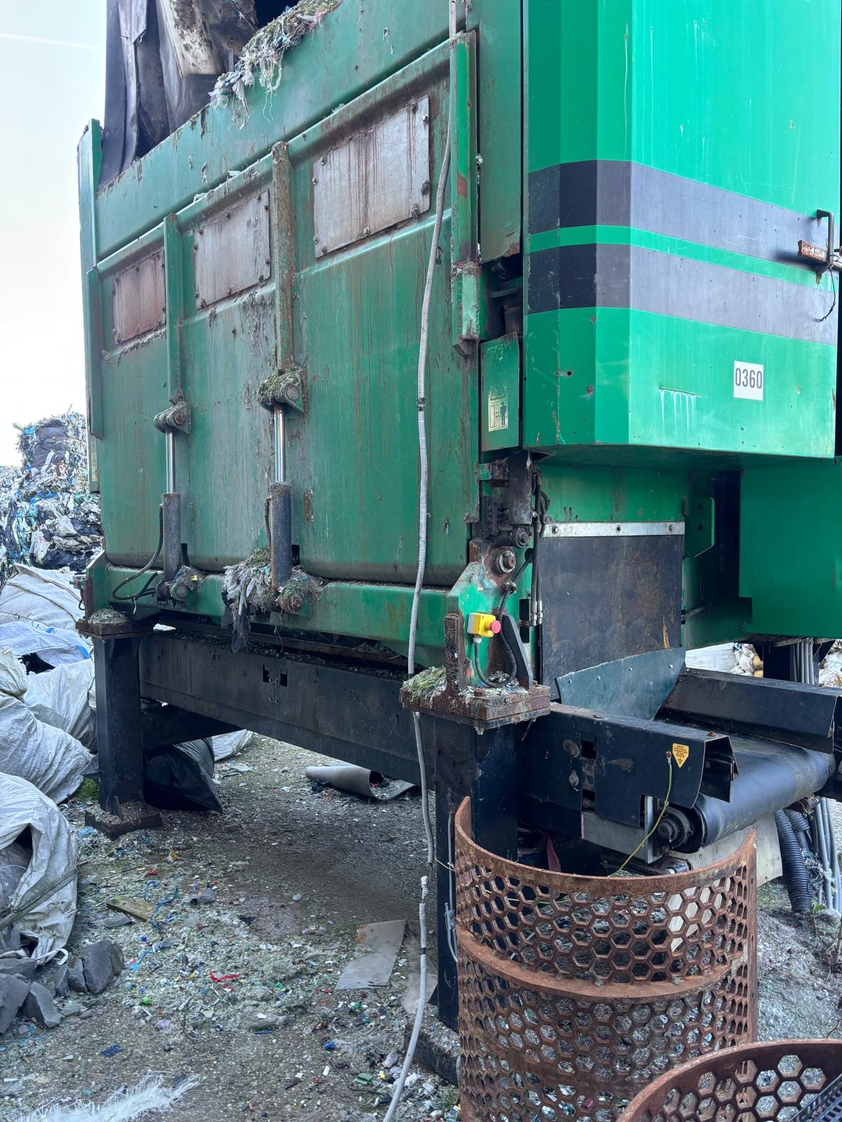 Machine de recyclage plastique Doppstadt Rotaro