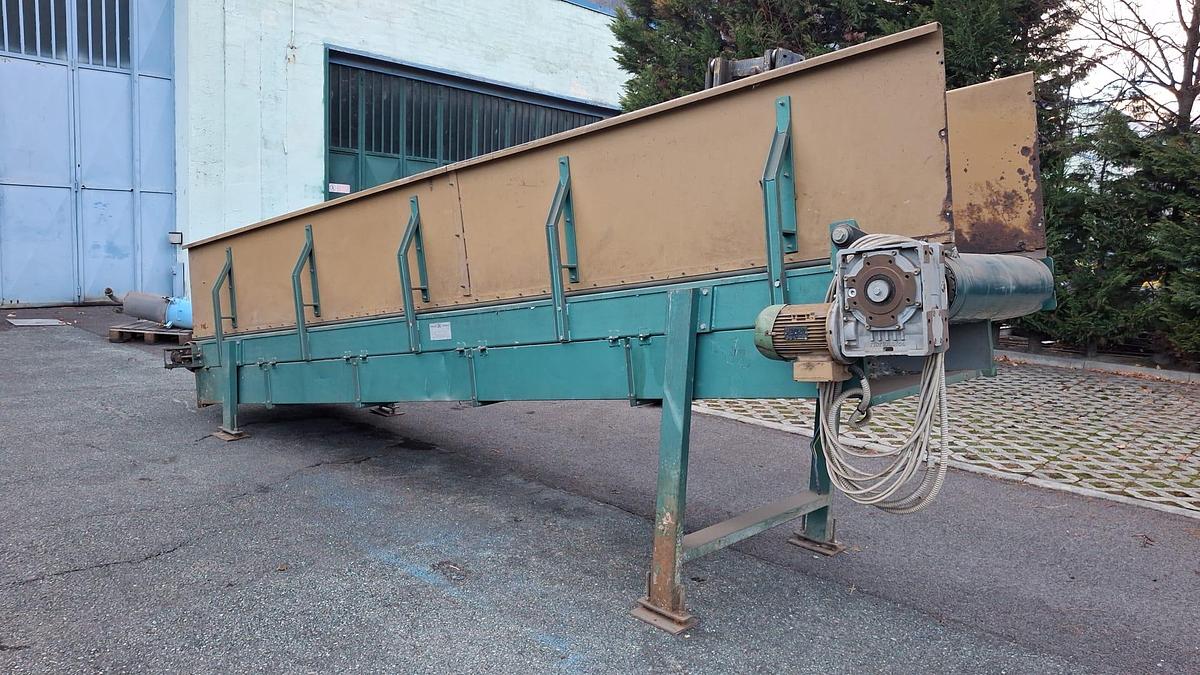 Machine de recyclage à bande transporteuse inclinée Costarelli
