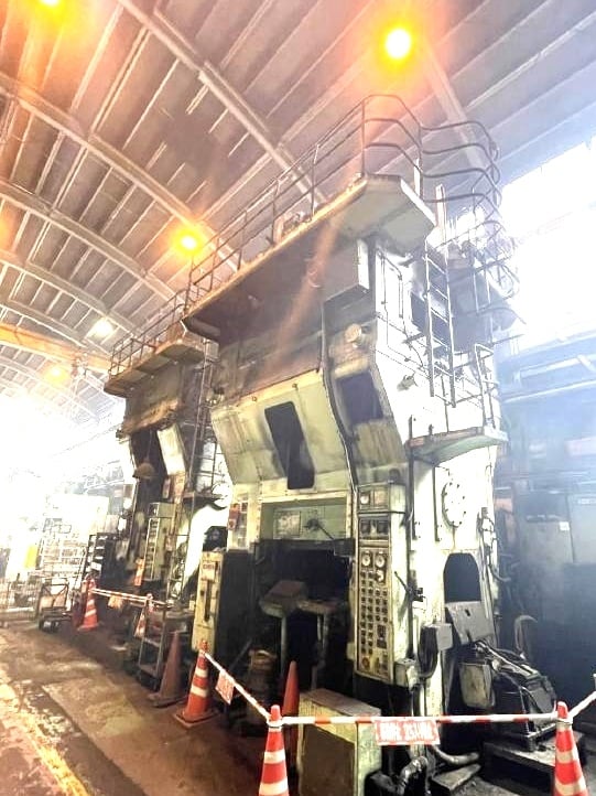 Presse de forge à froid Komatsu OKN-800