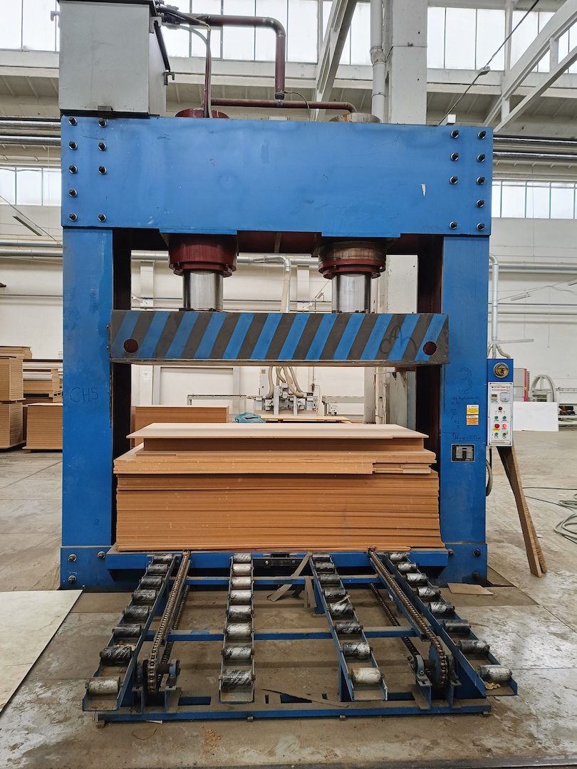 Presse hydraulique pour bois LINYI JIANZHONG WOOD MACHINERY JJZ-CP