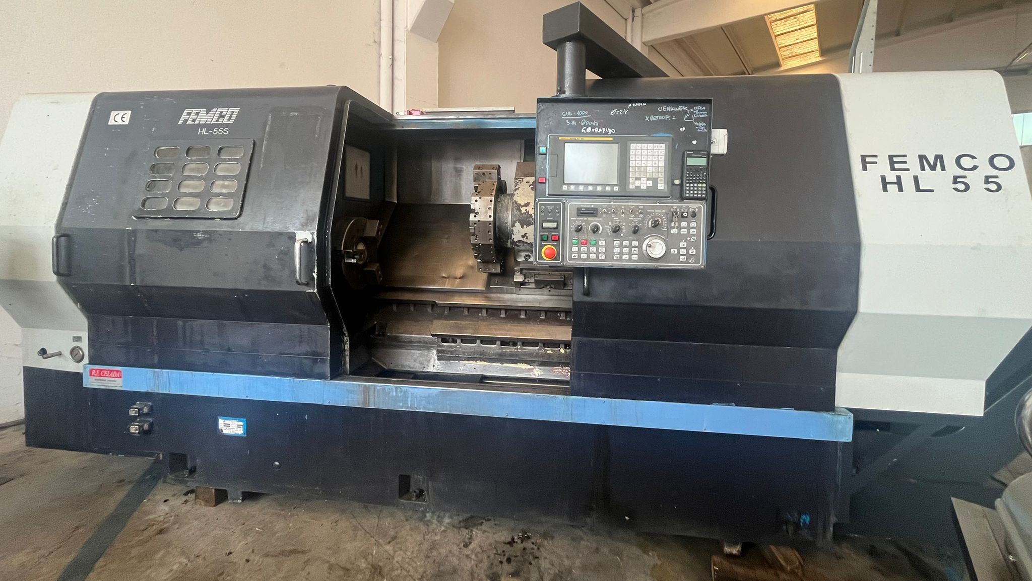 Tour cnc avec outils fixes FEMCO HL 55 d'occasion