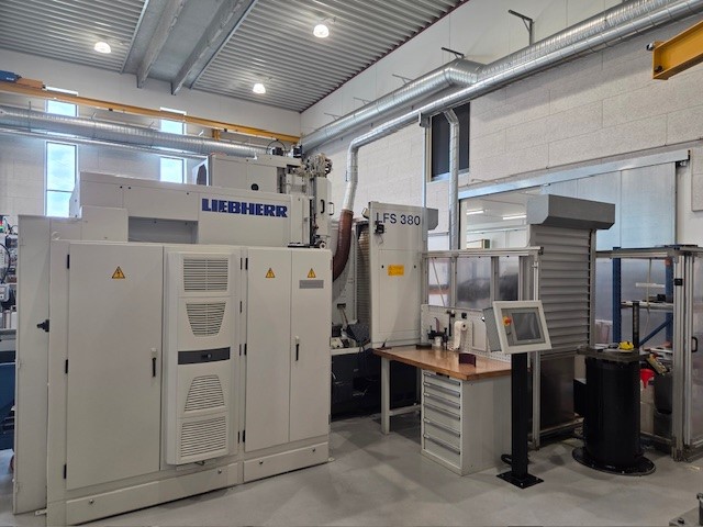 Tailleuse par outil pignon LIEBHERR LFS380