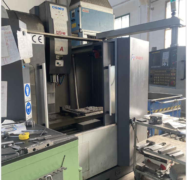 Centre d'usinage vertical COSMU CLV 740 A d'occasion