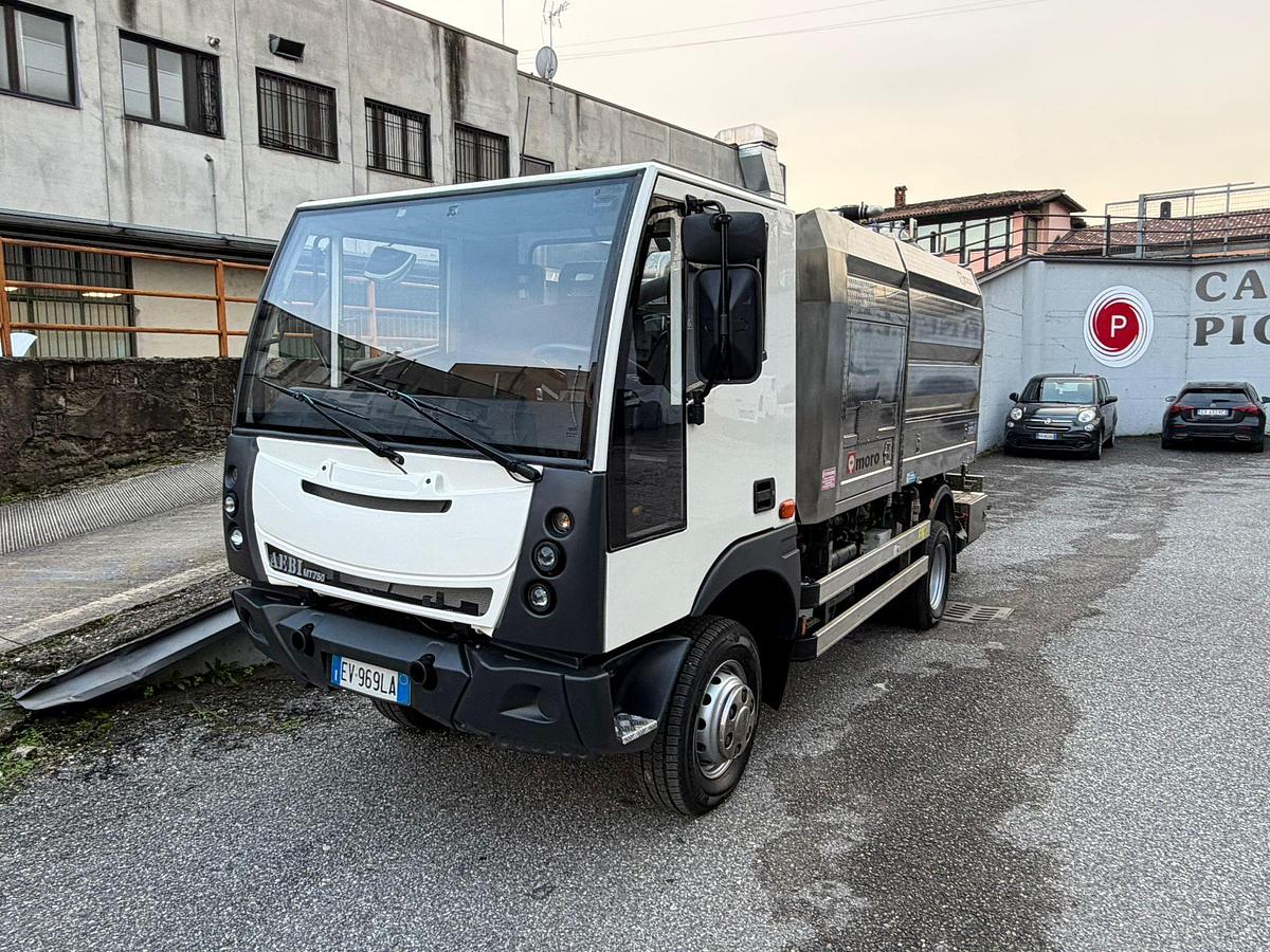 Machine-outil BUCHER BU200 4*4 SPURGO MORO FARID