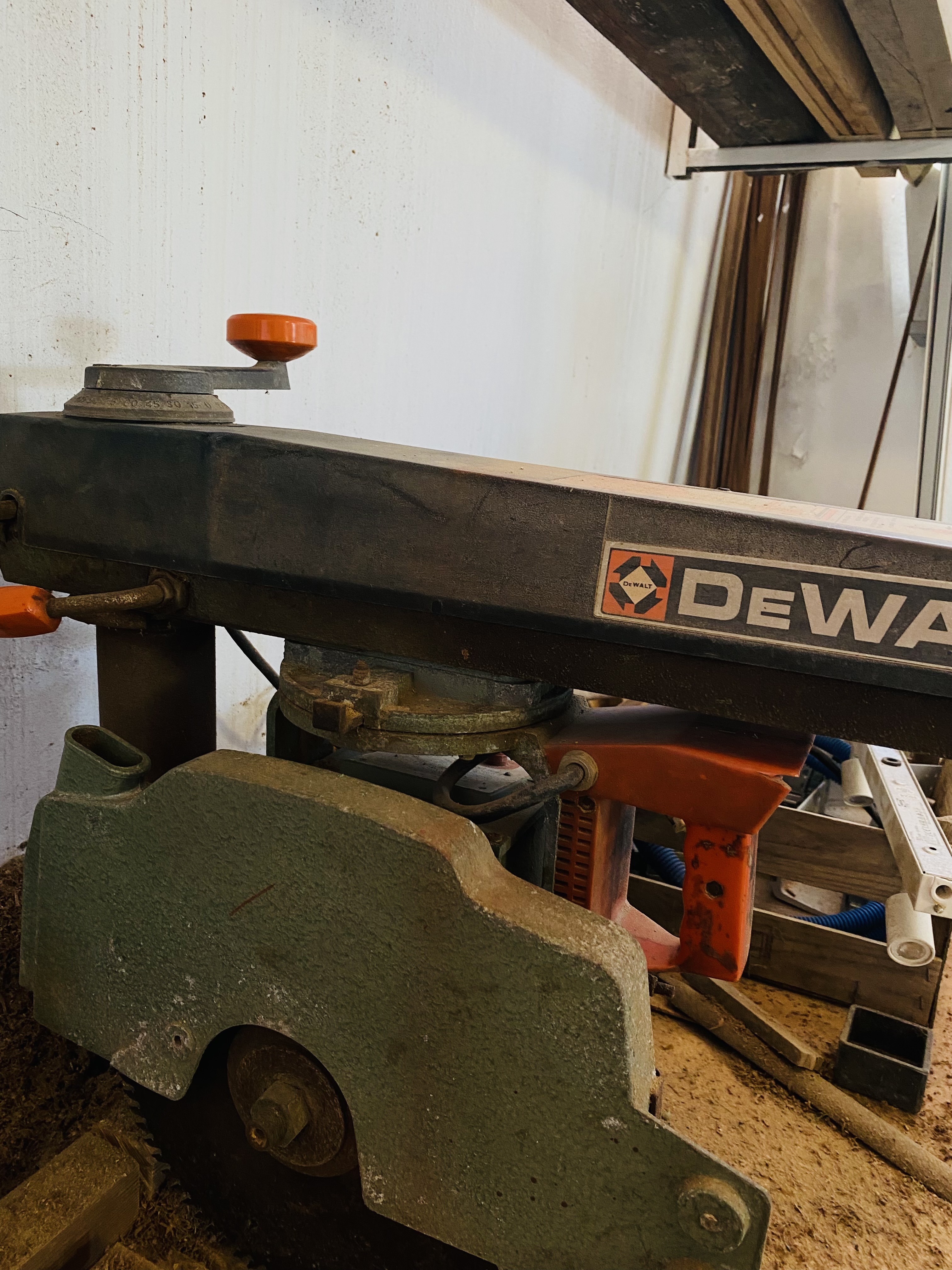 Scie Radiale DeWalt Power Shop