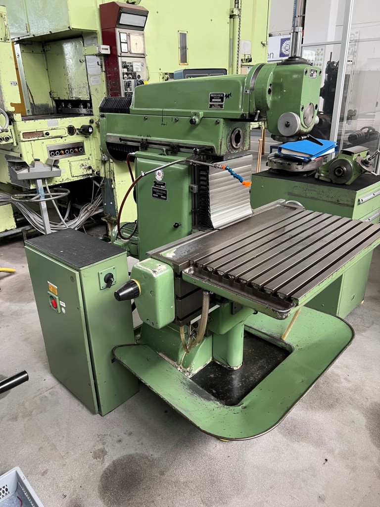 Fraiseuse universelle DECKEL FP 3