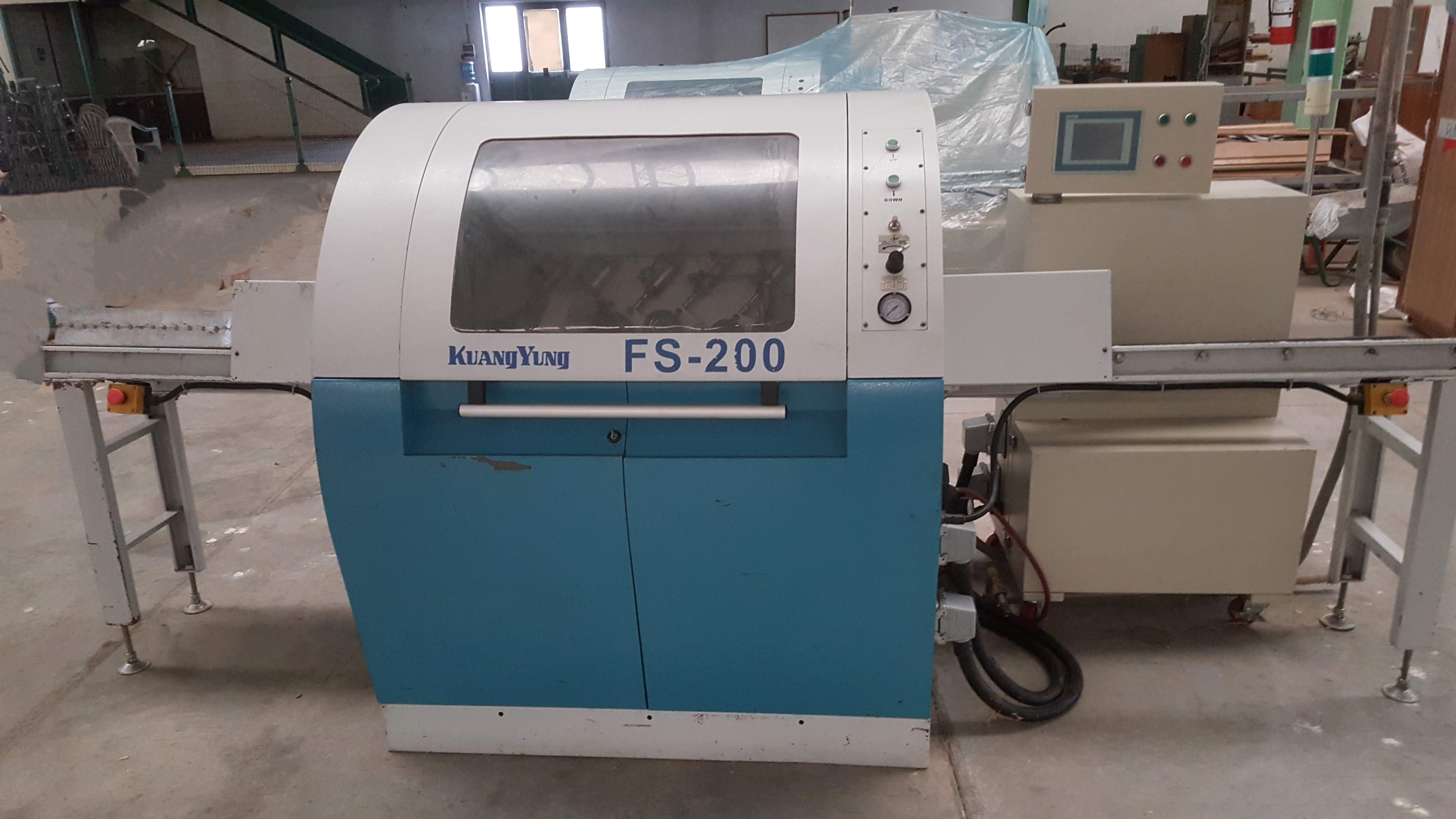 Scie à débiter pour optimisation KUANG YUNG MACHINERY KUANG YUNG CFS-200