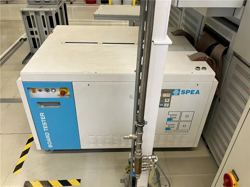 Machine de test et réparation SPEA 3030