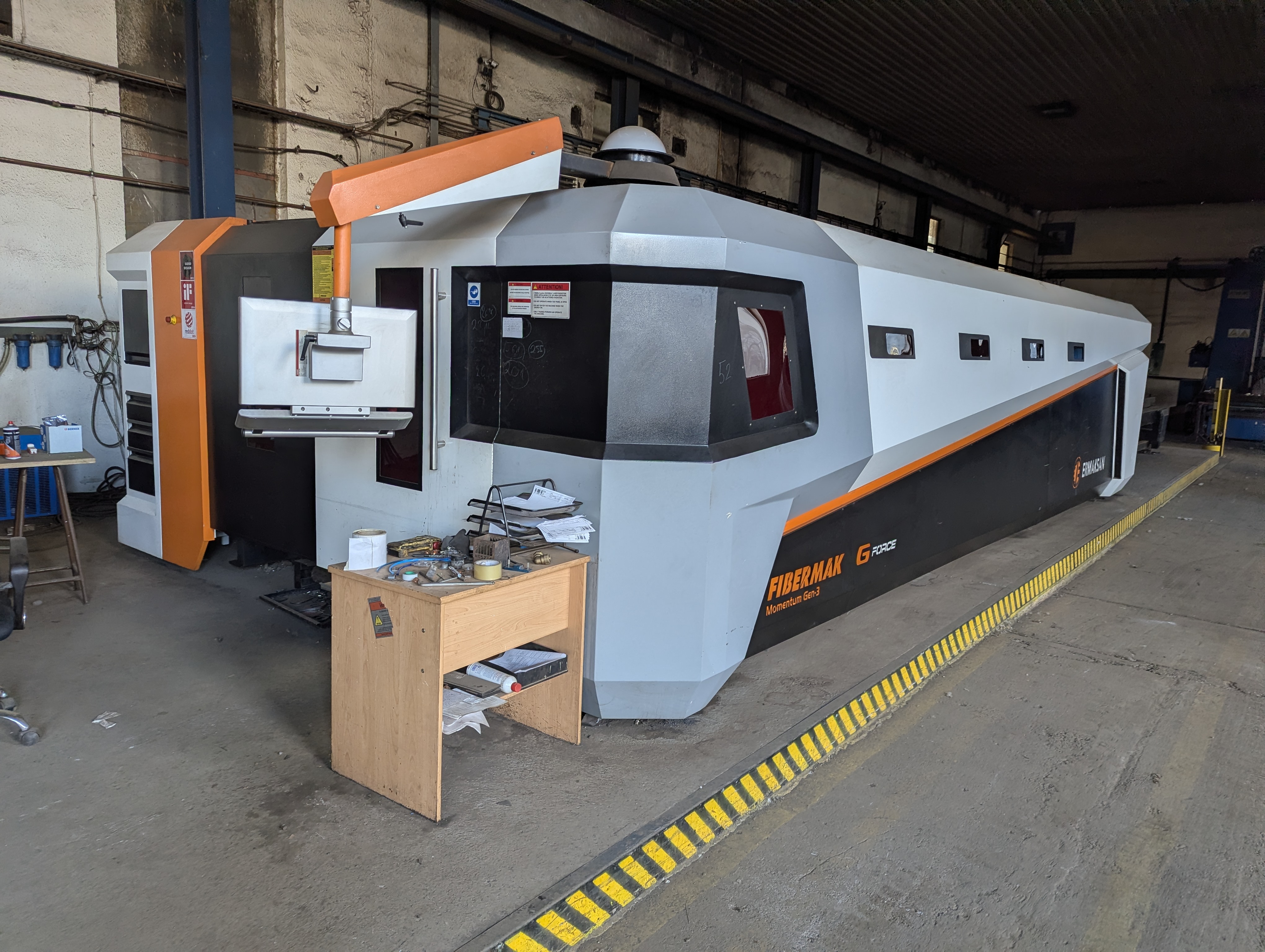 Machine de découpe laser Ermaksan SM 6000 6X2