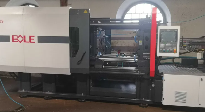Presse à injecter BOLE BL 350 EKS / C 2050 Bonne affaire