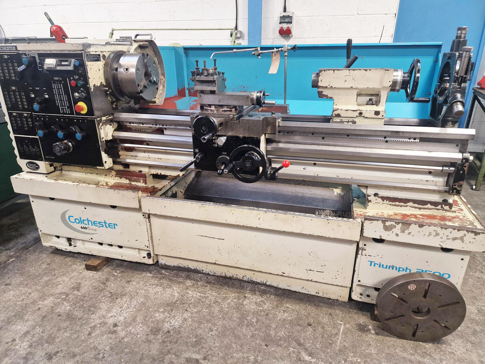 2004 COLCHESTER TRIUMPH VS2500 15" x 50" LIT DE DÉCALAGE LATHE CENTRALE