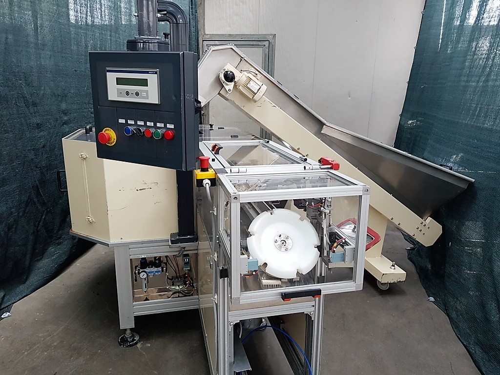 Distributeur Admv DISTRIBUTEUR DE SERINGUES