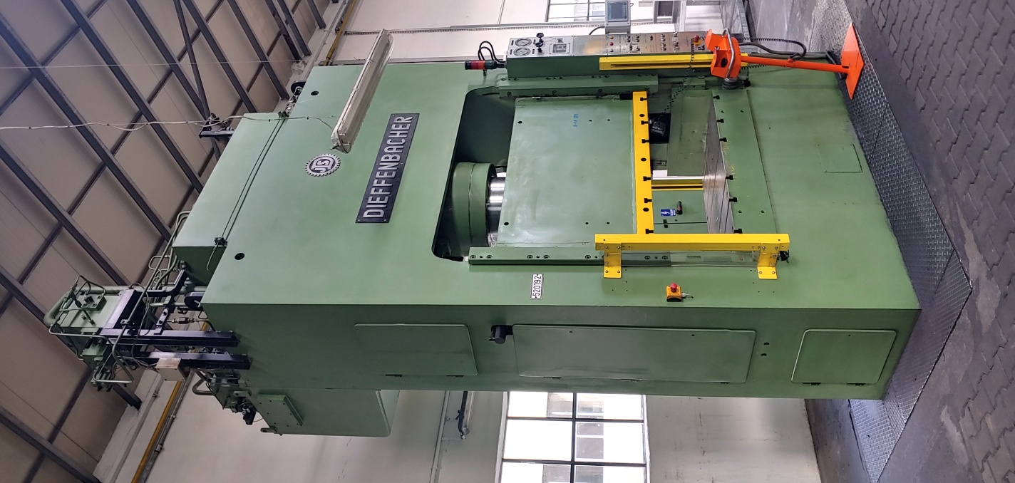 Presse hydraulique Dieffenbacher P0 500 A