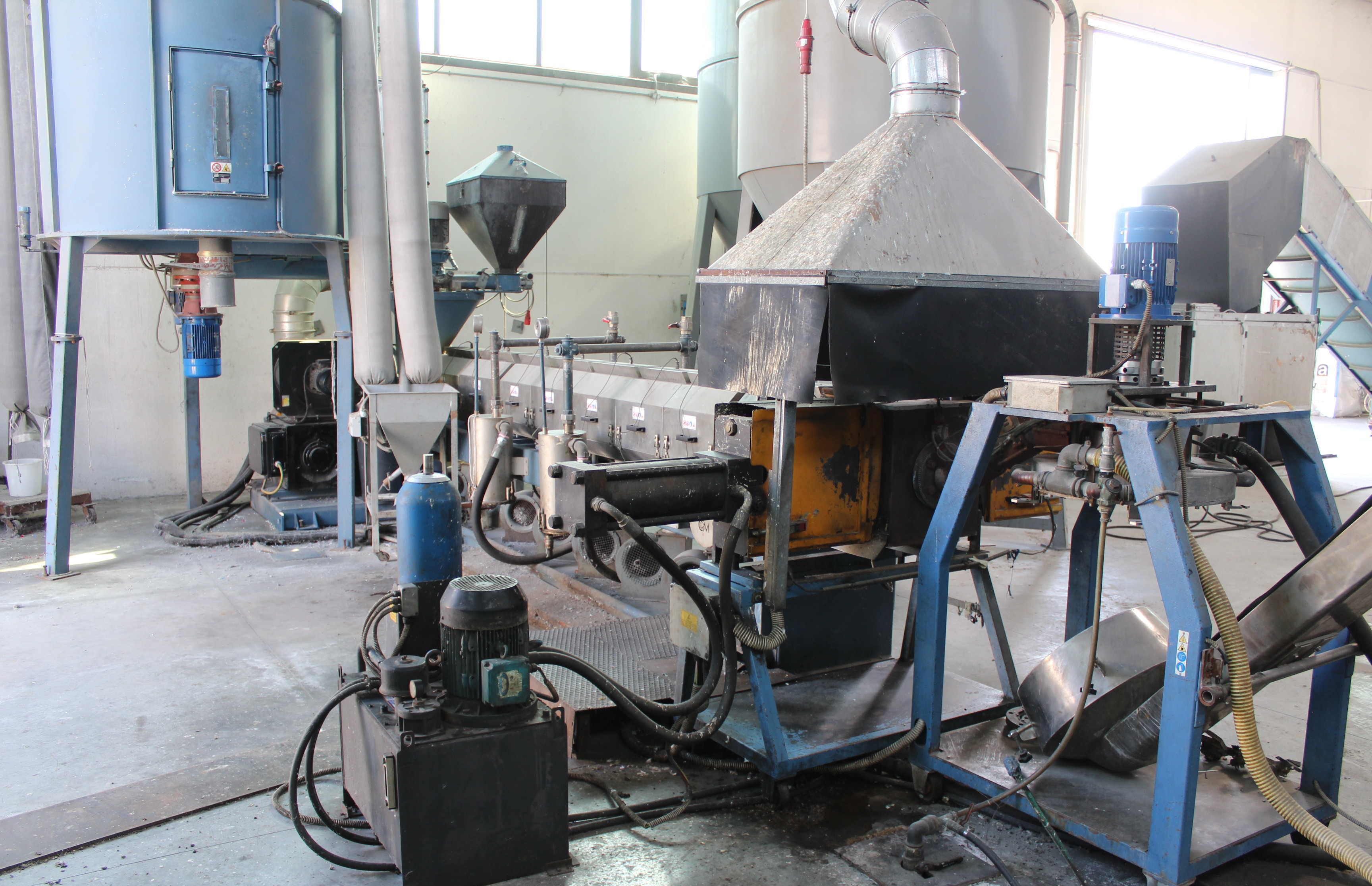Machine de recyclage plastique CDM Engineering srl ES130