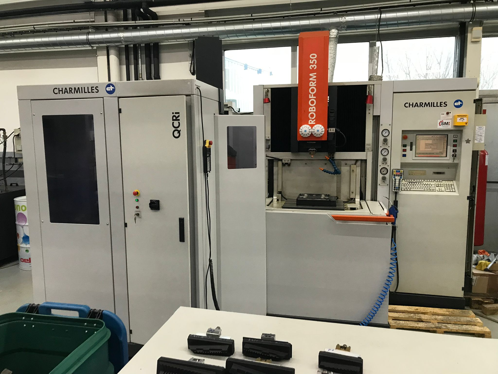 Machine d'électro-érosion par enfonçage CHARMILLES Roboform 350 d'occasion