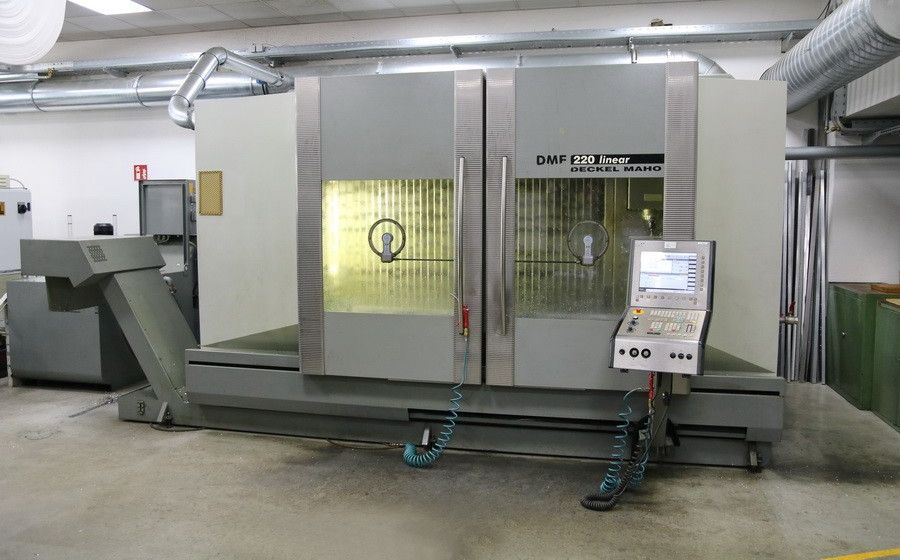 Centre d'usinage à montant mobile DECKEL MAHO DMF 220 linear d'occasion