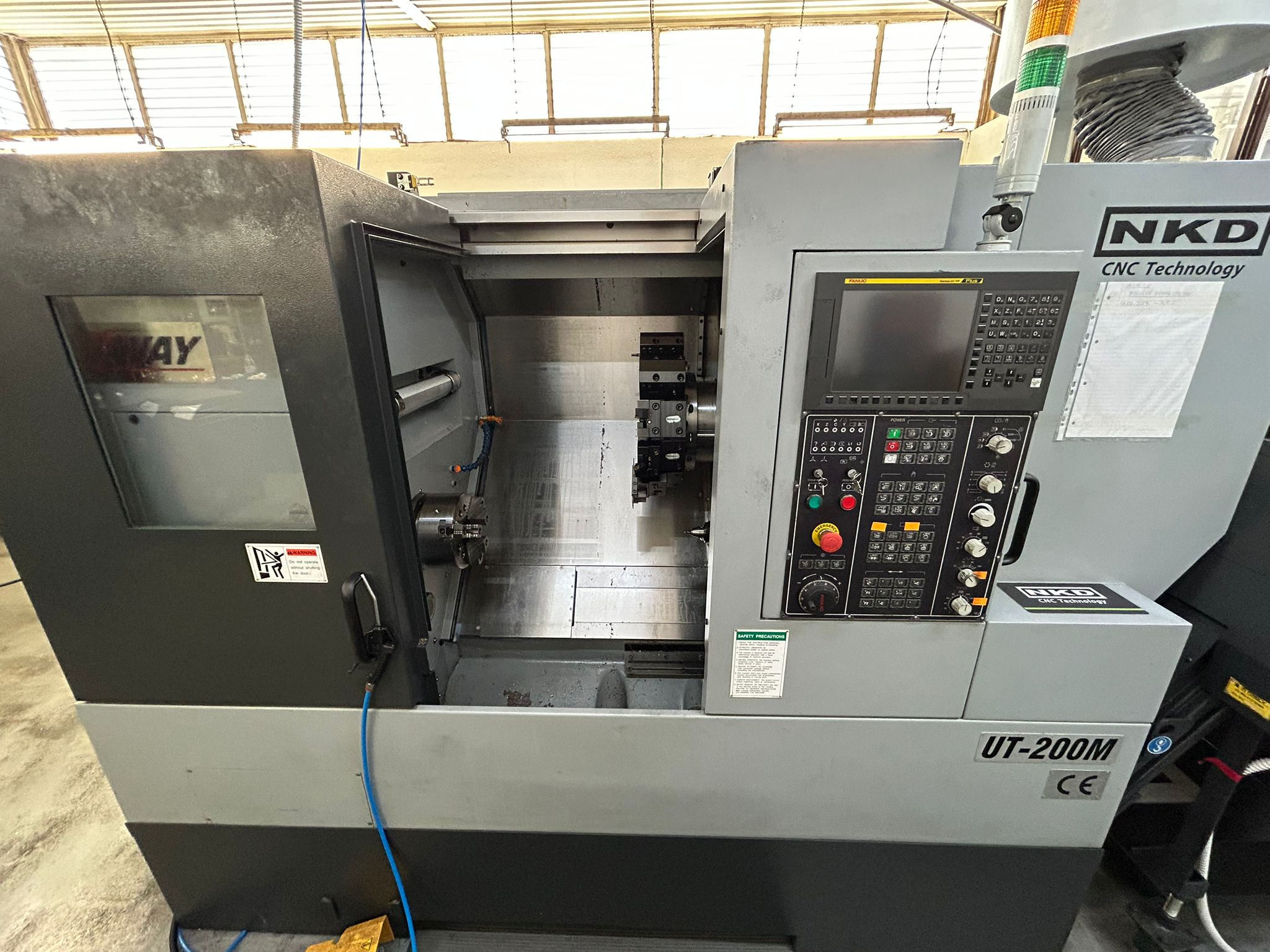 Tour Accuway Machinery UT-200M
