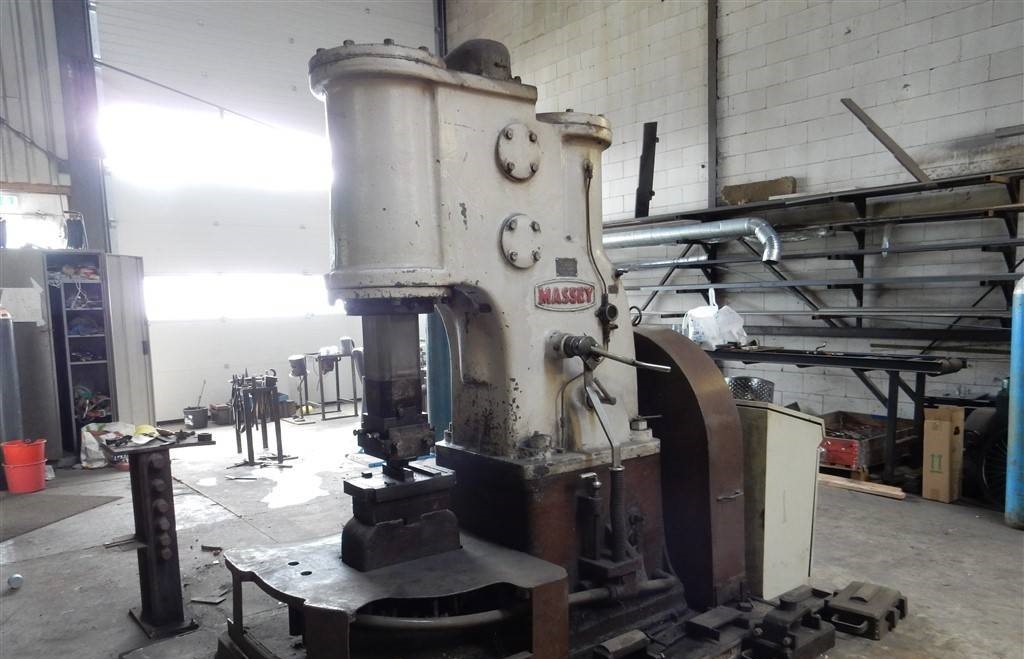 Marteau pilon B&S Massey 150 KG