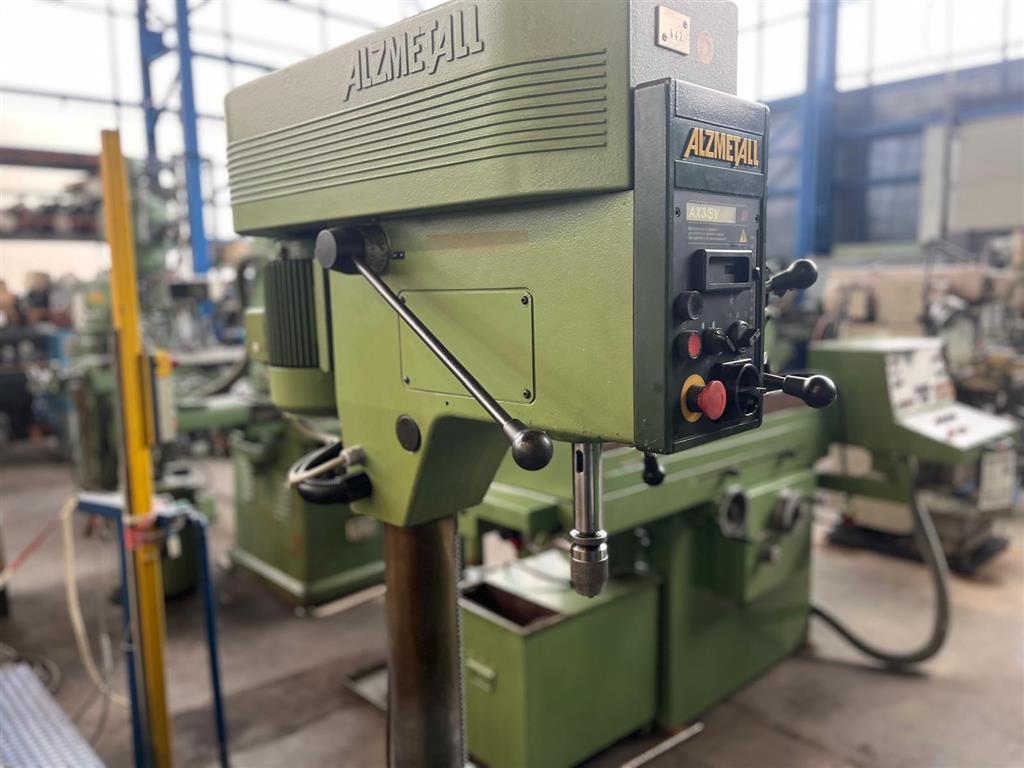 Perceuse à colonne Alzmetall AX3/SV-N