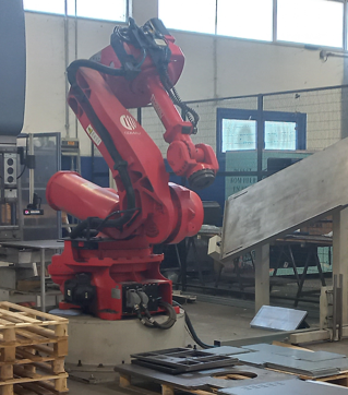 Robot industriel COMAU NH3 210-3.1