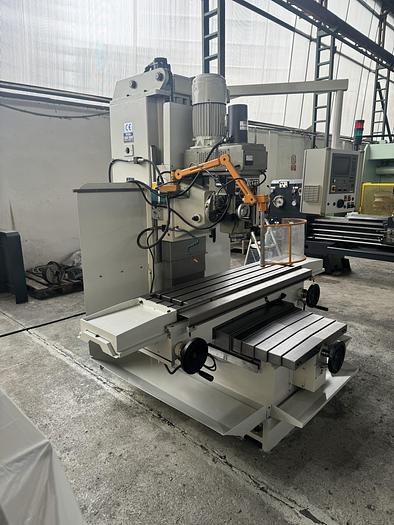 Fraiseuse verticale WICKER VSTI200 CNC d'occasion