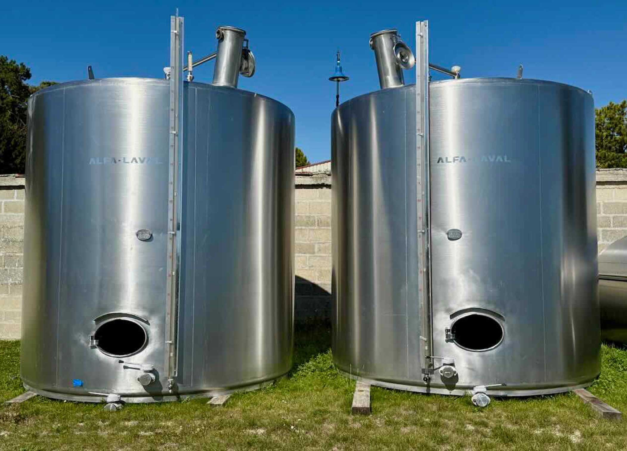 Cuve inox 316L - Thermorégulée - Fond plat incliné 2% - ALFA LAVAL - 17800 L - 2 unités