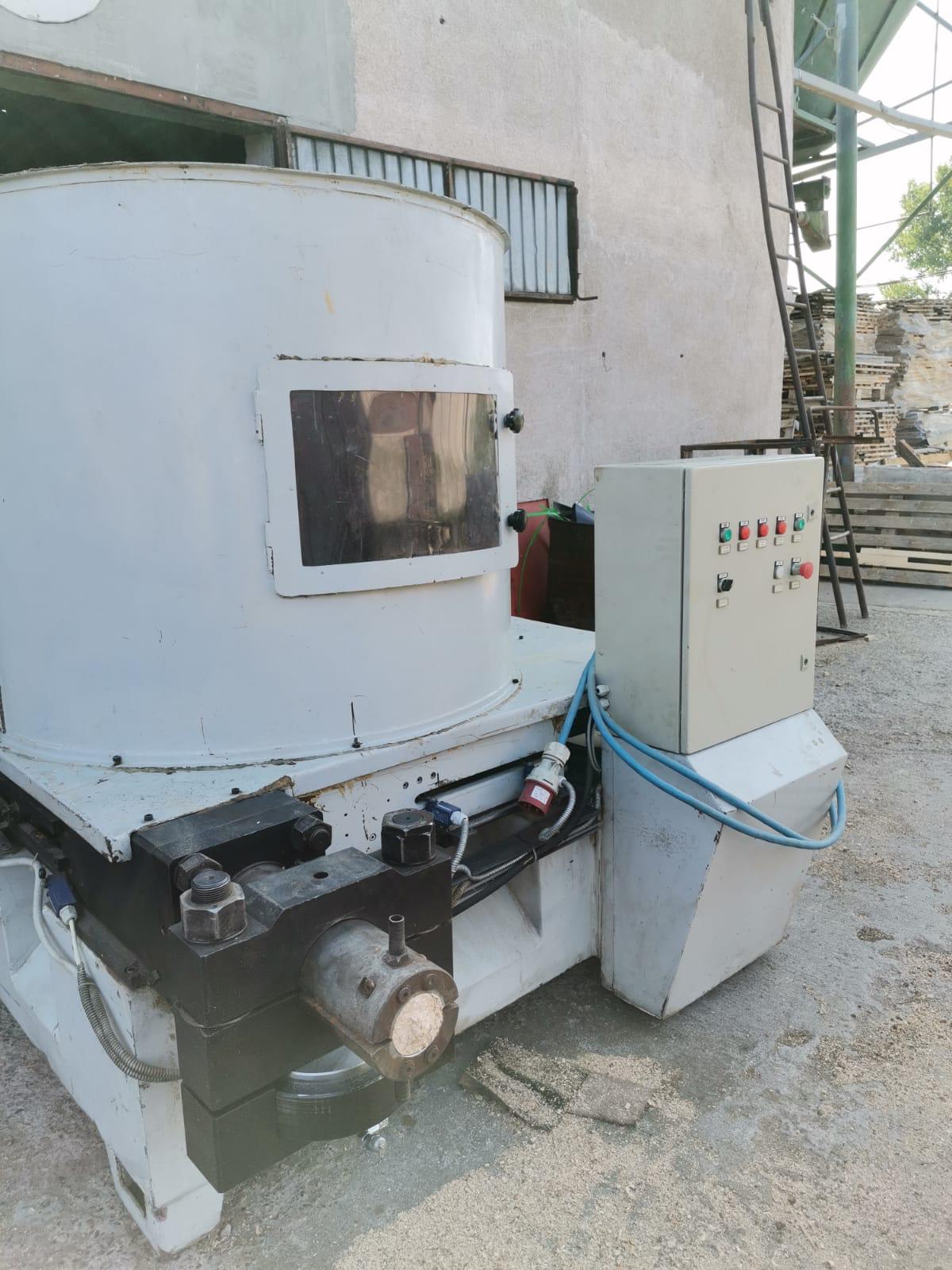 Machine de briquetage Umaro MBR 75