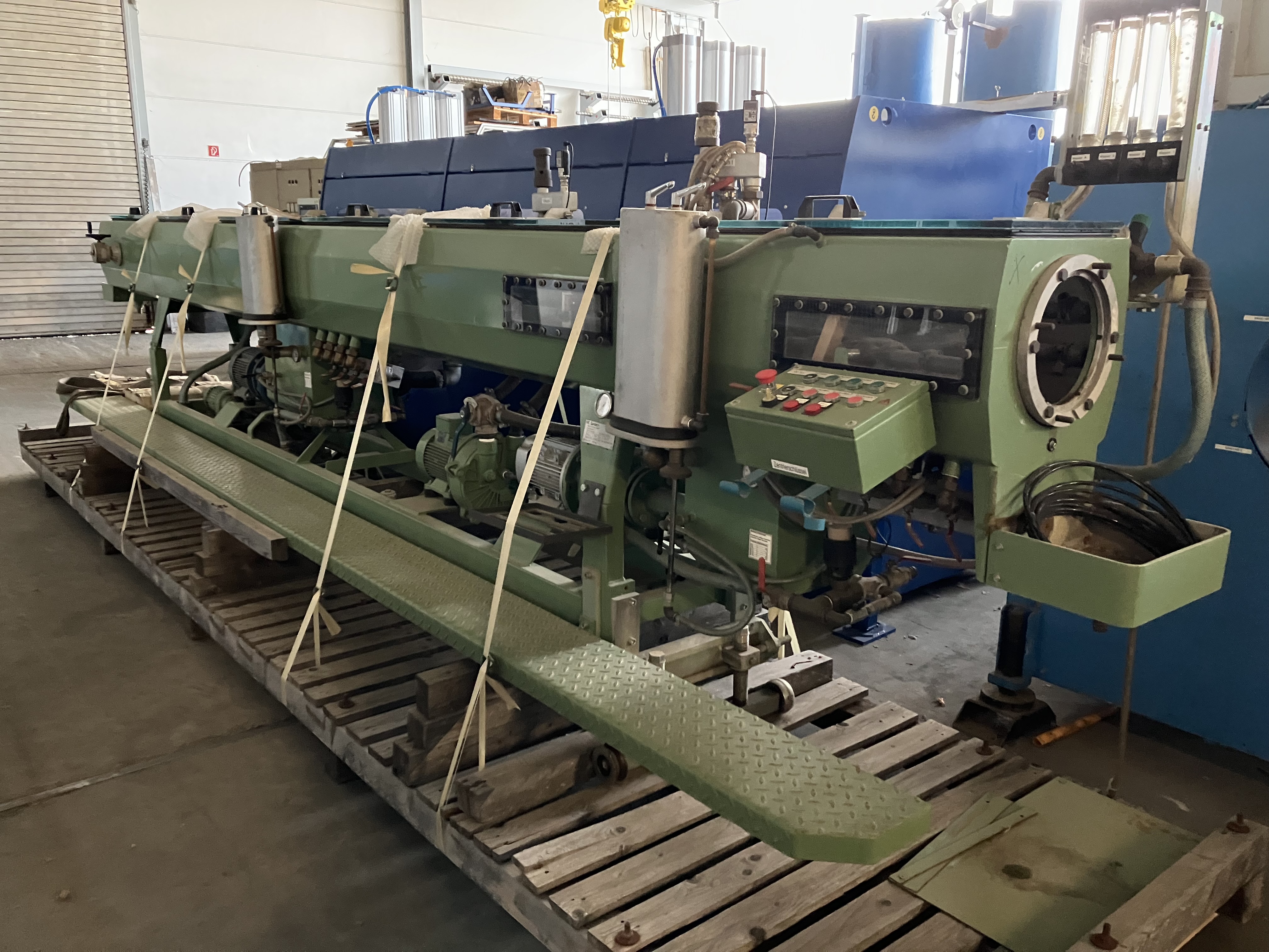 Machine pour le plastique GRAEWE N 125/6