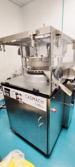 Presse à comprimés rotative Cadmach CMB4