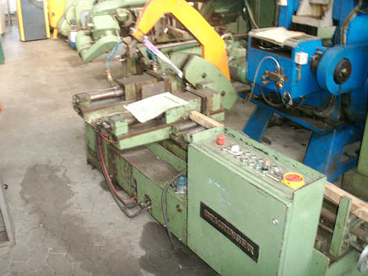 Scie pour métal Behringer HSA 250