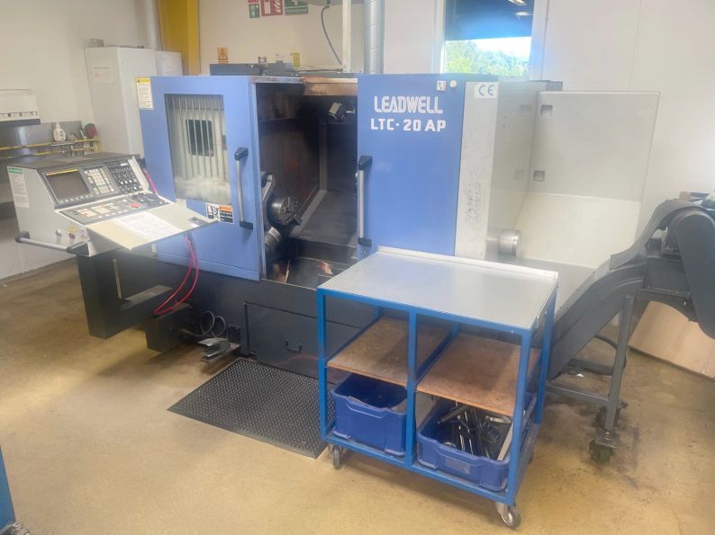 Tour cnc avec outils fixes LEADWELL LTC-20 AP d'occasion