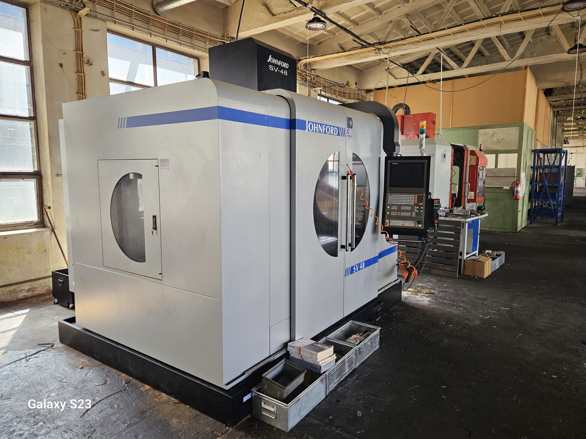 Machine-outil Johnford SV-48 CNC