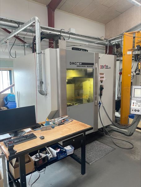 Centre d'usinage vertical DMG DMC 65 V d'occasion