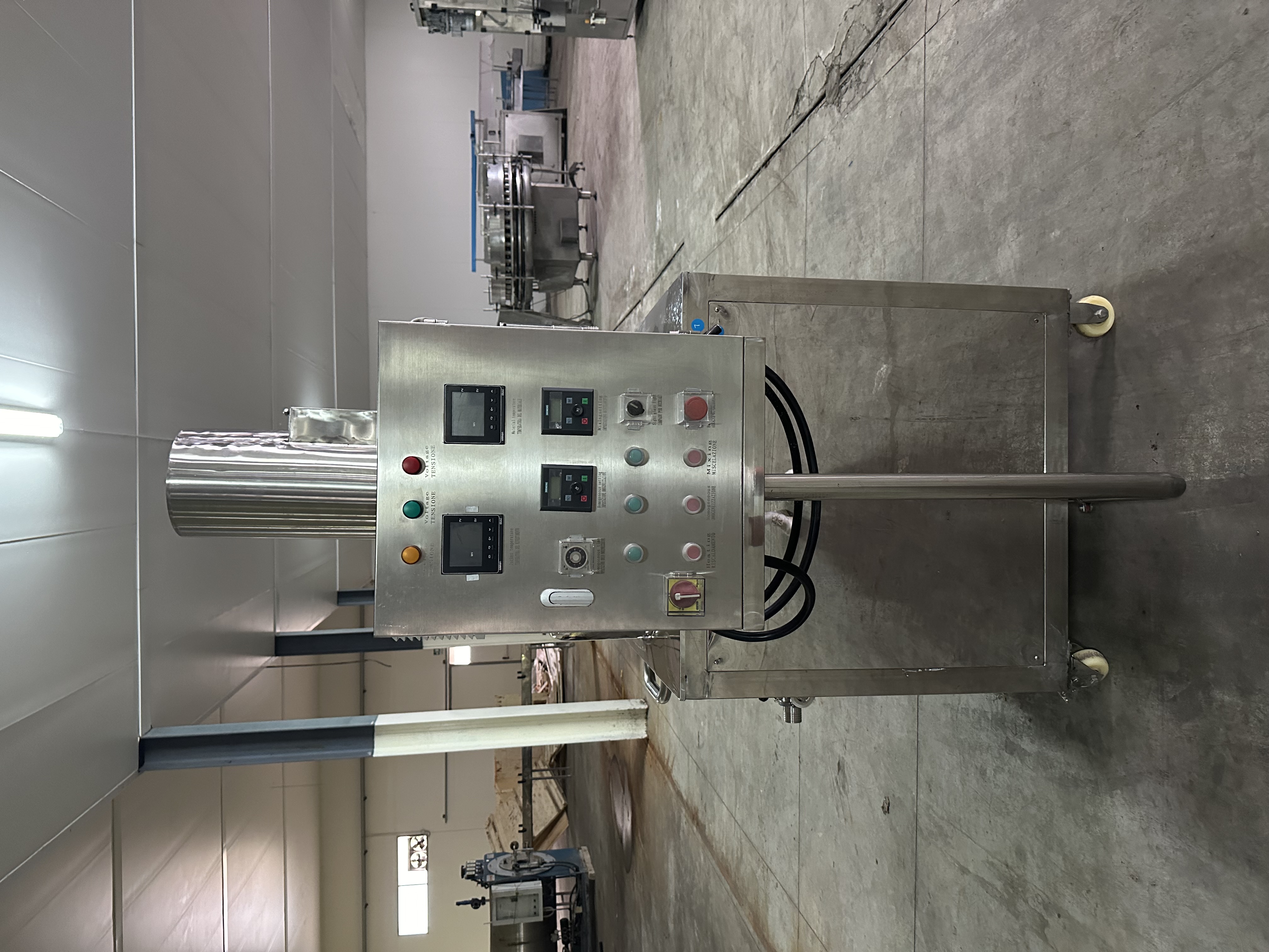 Dava Tech DF-100 - Emulsionneur/Cuiseur/Mélangeur 100L mobile.
