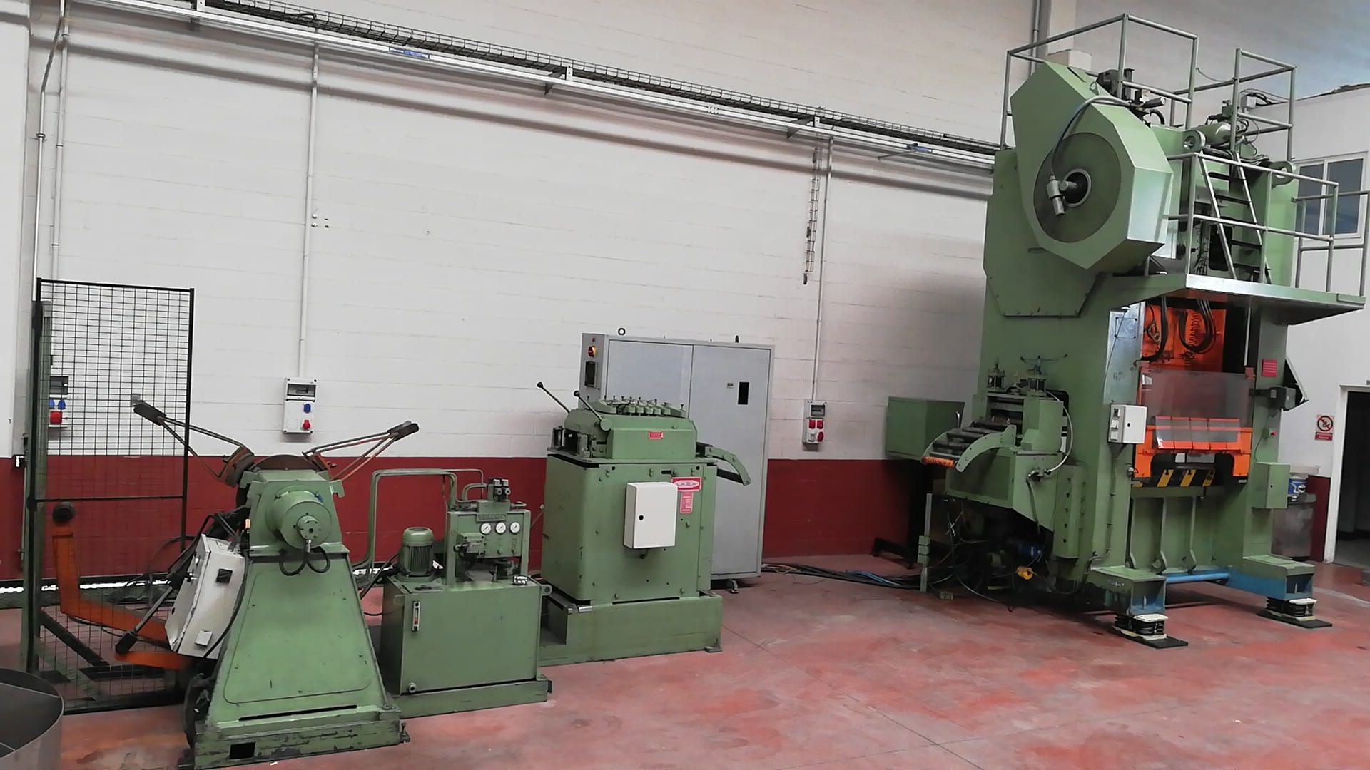 Presse ARISA SC2-160-150-S avec alimentateur SERVO et aplatisseur LASA
