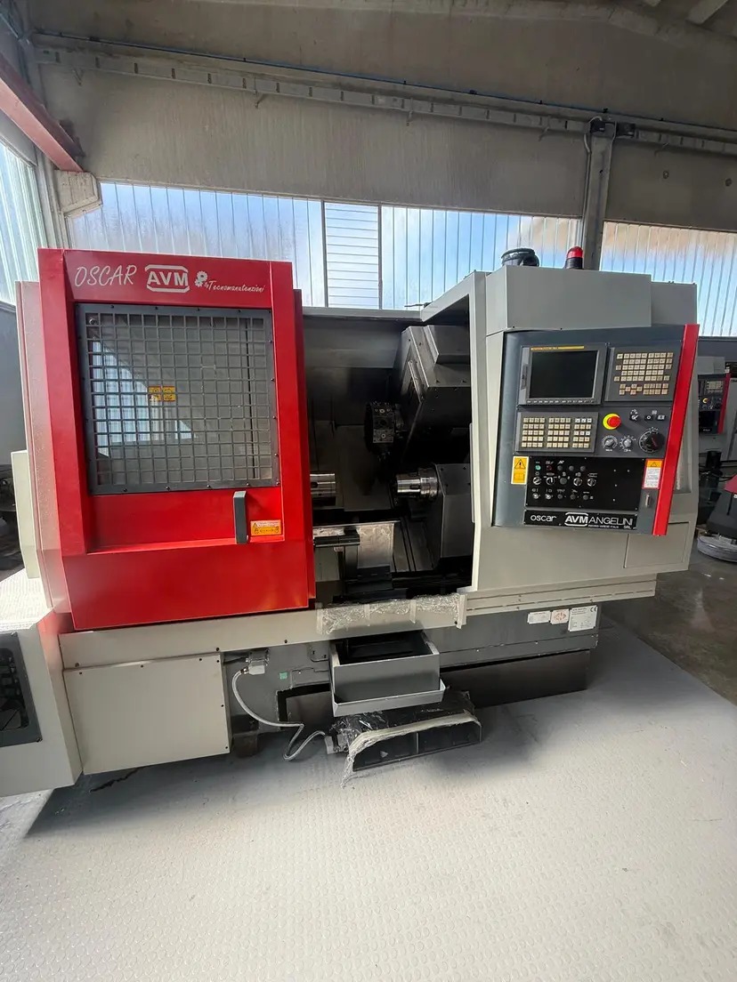 Tour motorisé cnc AVM ANGELINI Oscar d'occasion