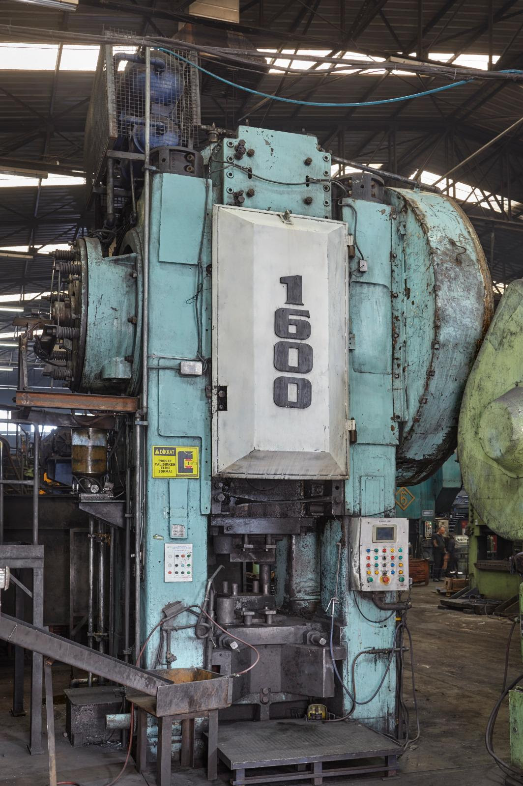 Capacité : 1600 tonnes 1600 tonnes Presse Forge à chaud Eumuco