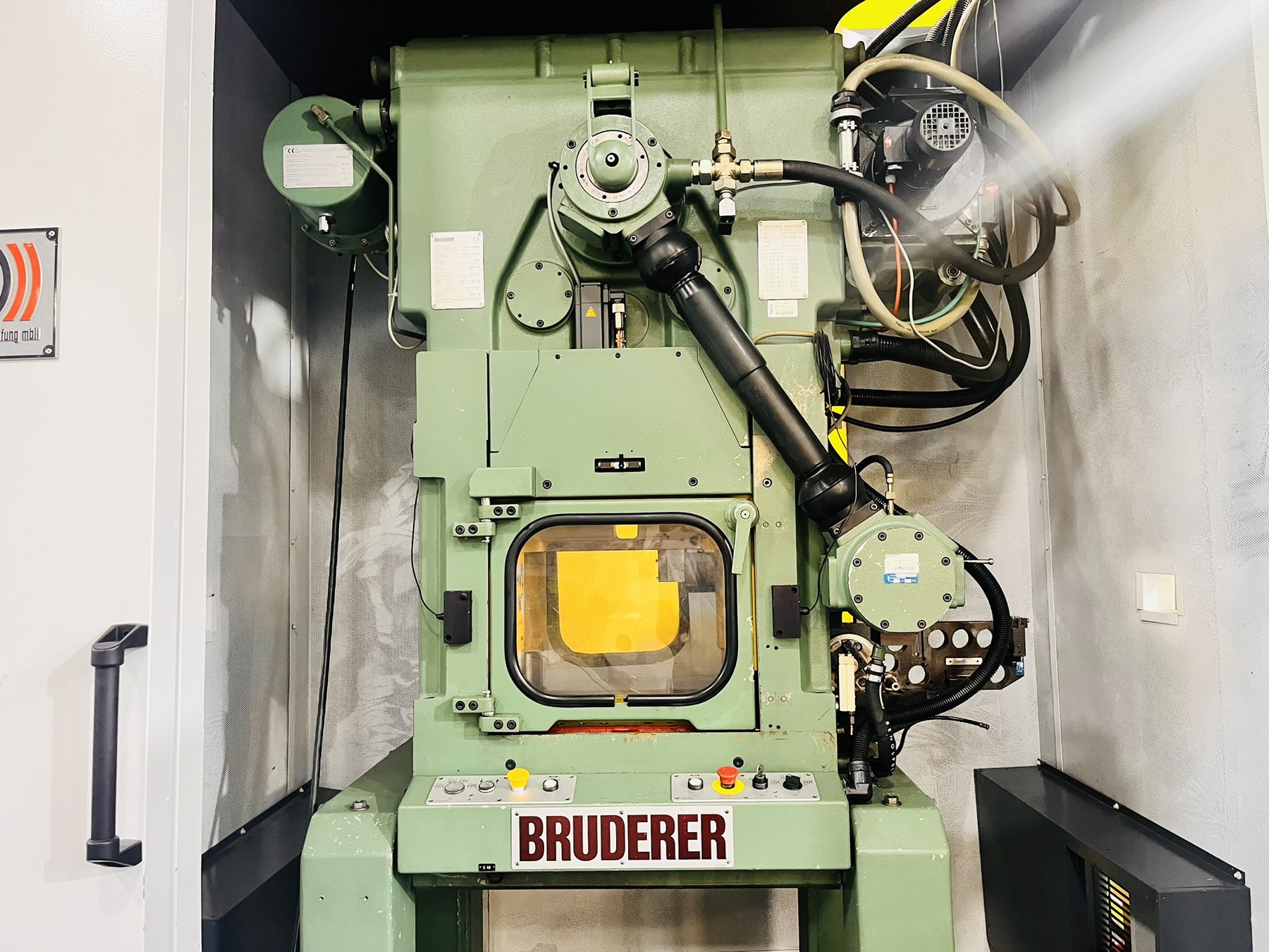 Presse à estamper BRUDERER BSTA 200M