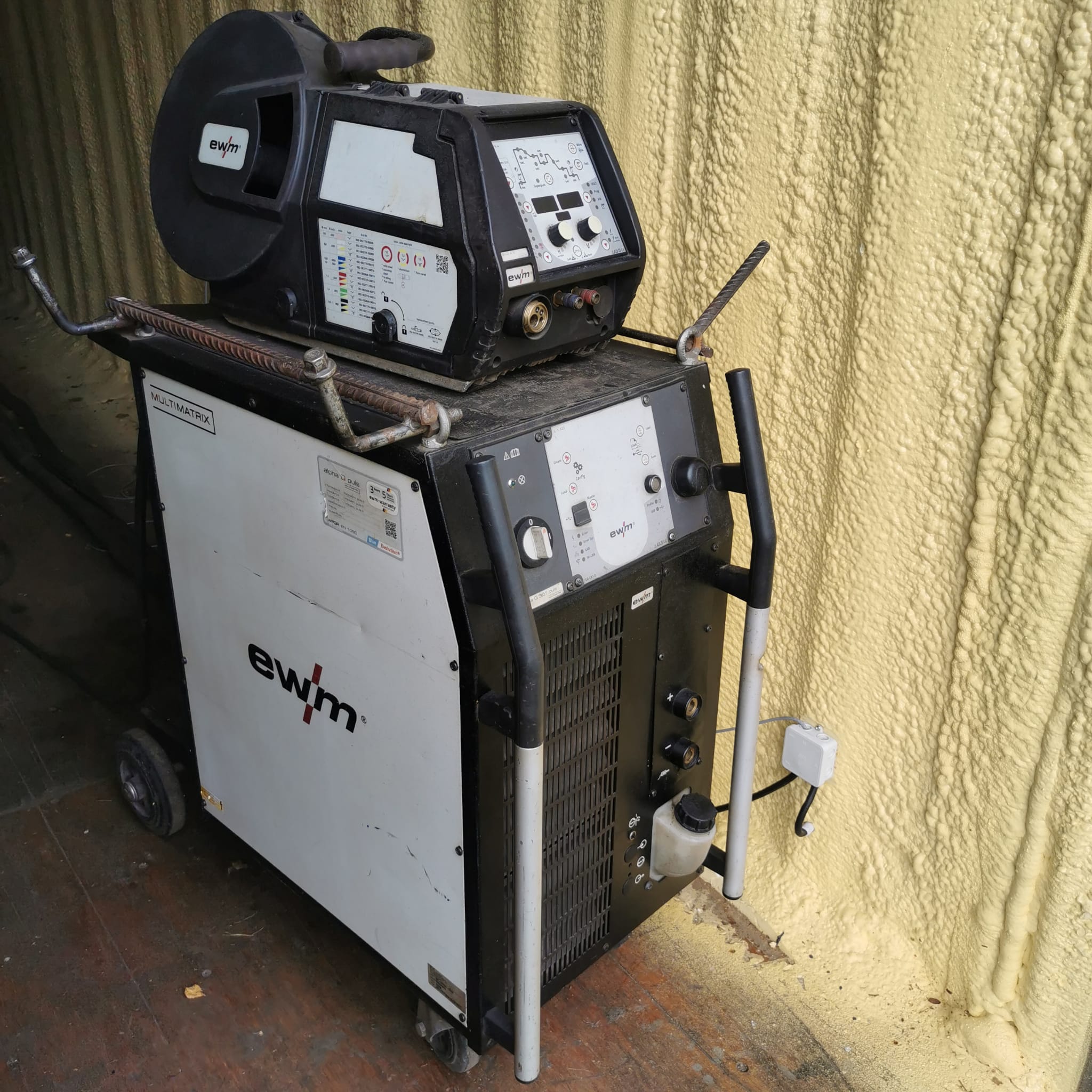 Appareil à souder EWM ALPHA Q 351 PROGRESS PULS MM WLG FD