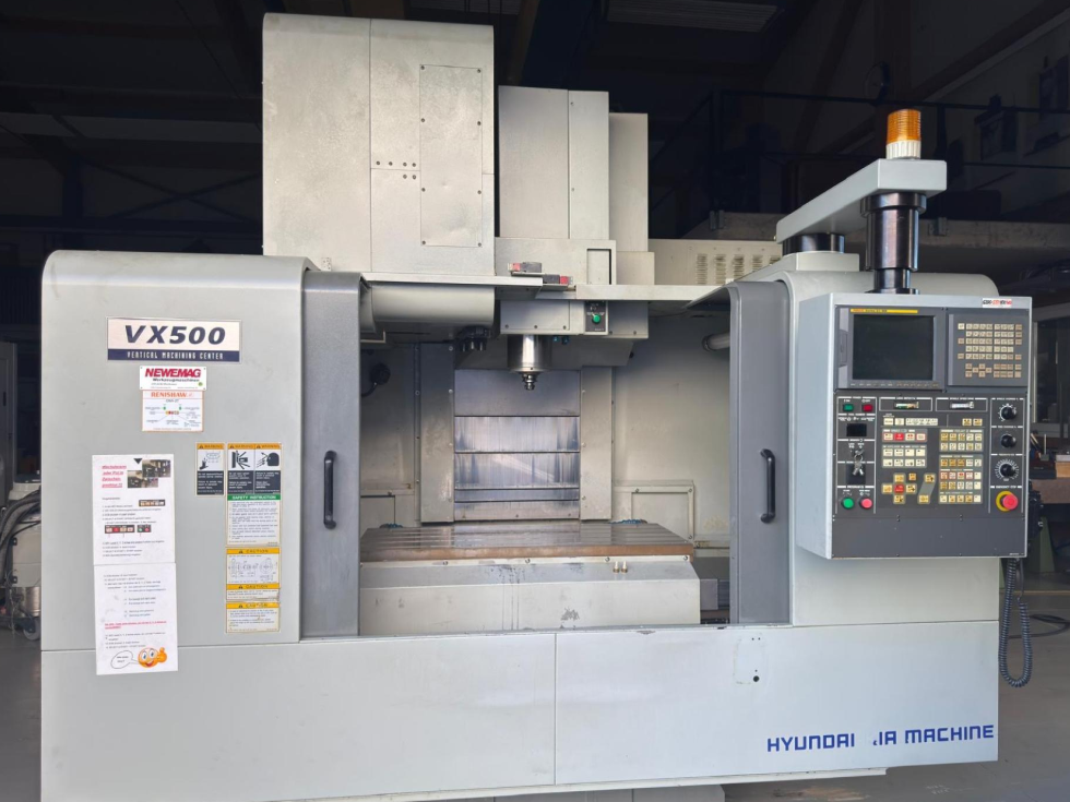 Centre d'usinage vertical Hyundai kia VX 500 d'occasion