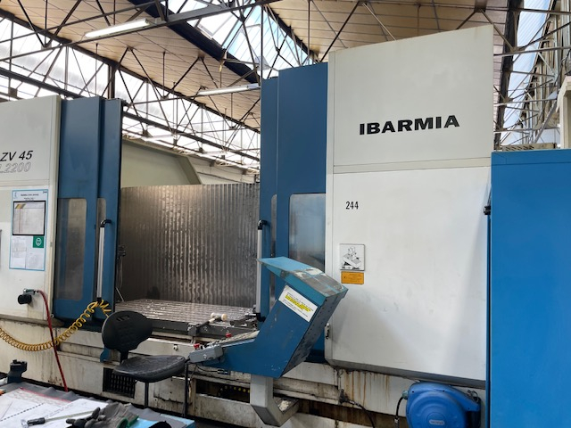Centre d'usinage à montant mobile IBARMIA ZV45 L2200 d'occasion