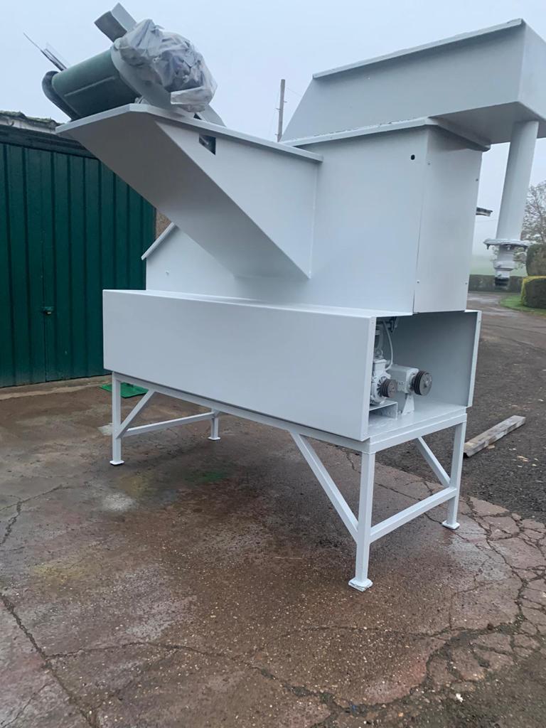 Machine de découpe, lavage et blanchiment de fruits et légumes Haith Stone trap