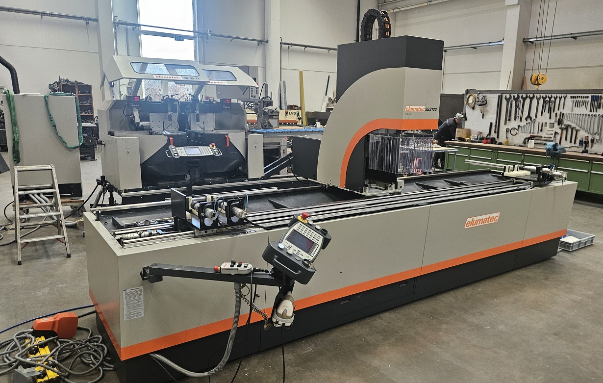Centre d'usinage vertical Elumatec SBZ 122 d'occasion