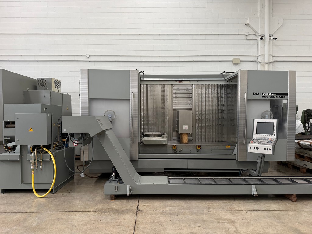 Centre d'usinage 5 axes DMG DMF 220 LINEAR d'occasion