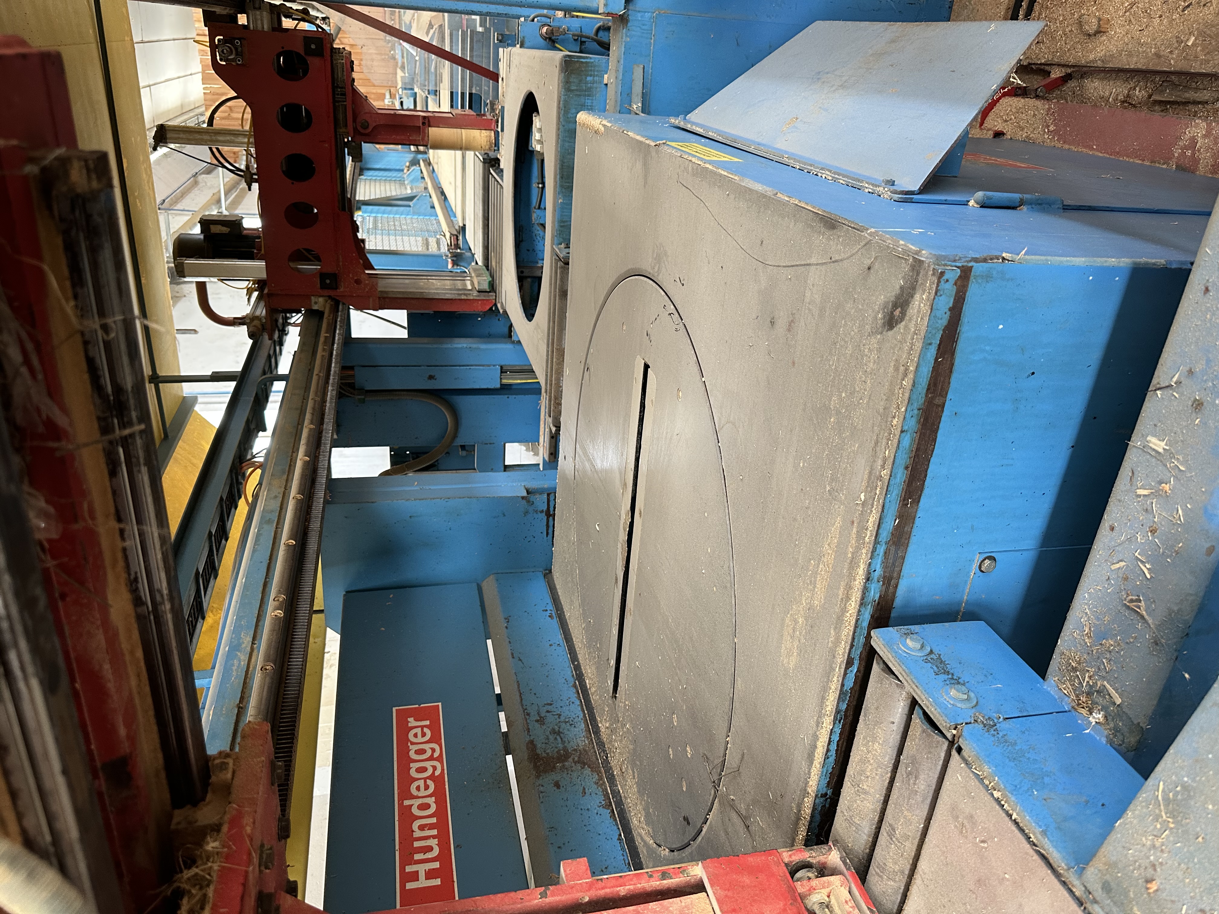 Centre d'usinage CNC pour le bois Hundegger K2