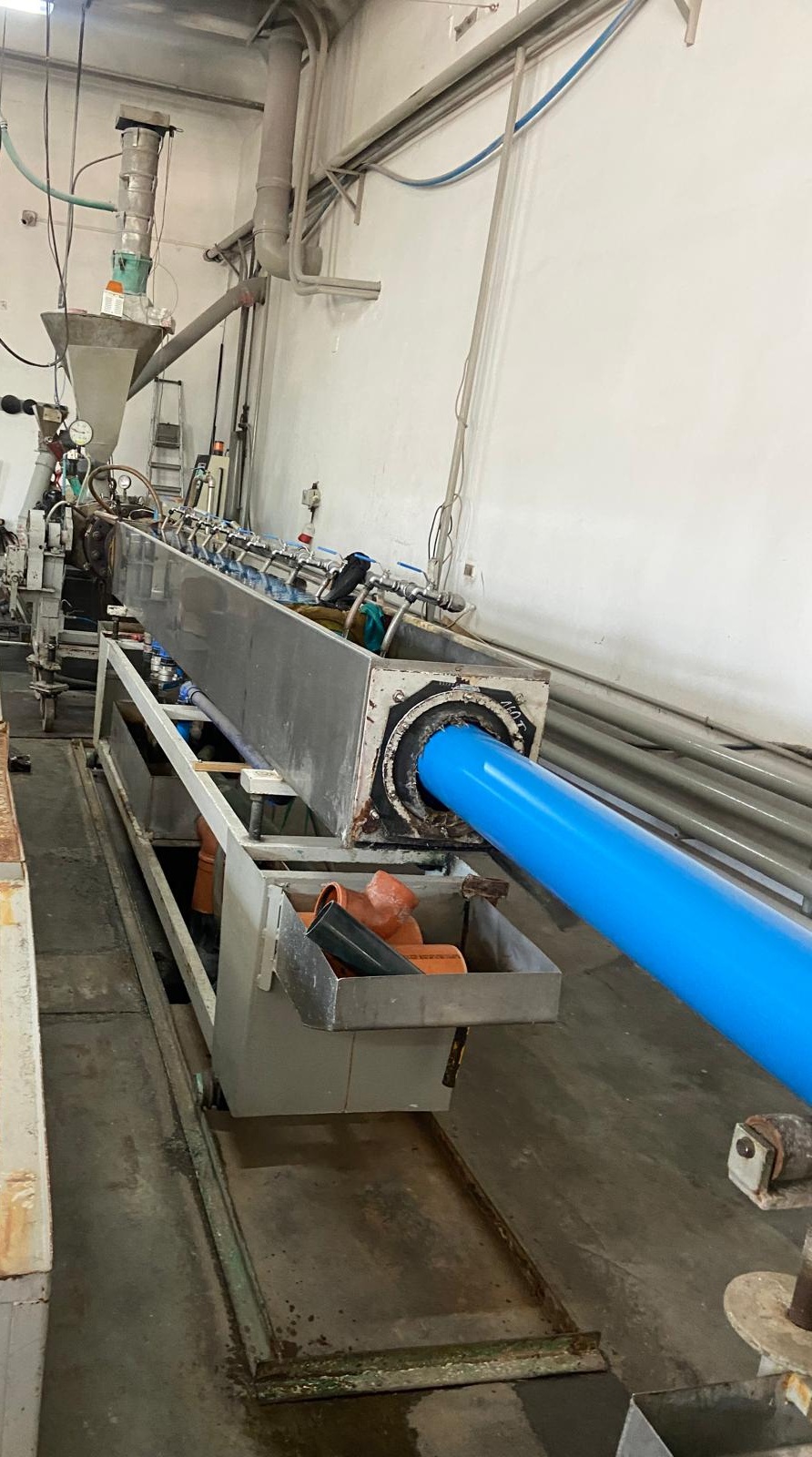 Extrudeuse bivis CINCINNATI MILACRON Titan 68 Hot deal