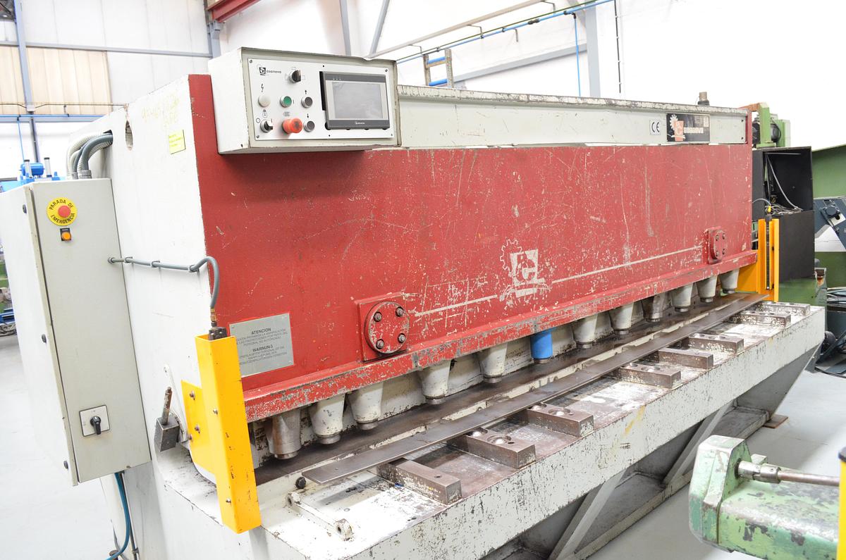 Cisaille guillotine hydraulique CASANOVA VC-26