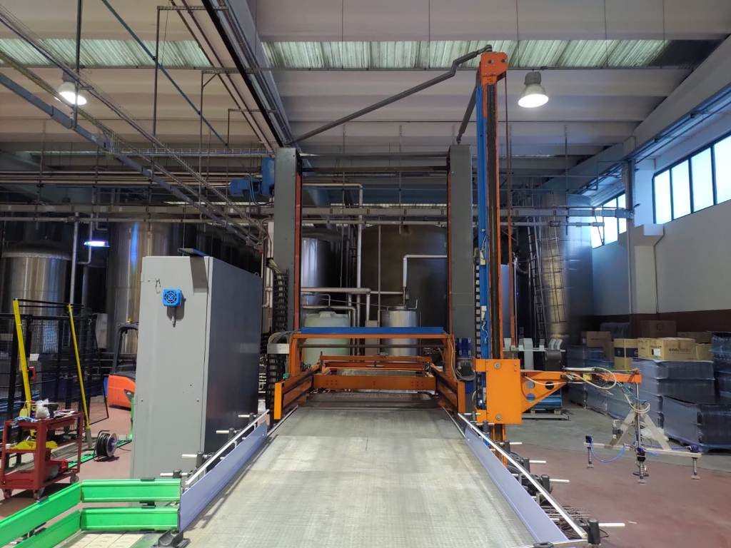 Station de déchargement des bouteilles du dépalettiseur