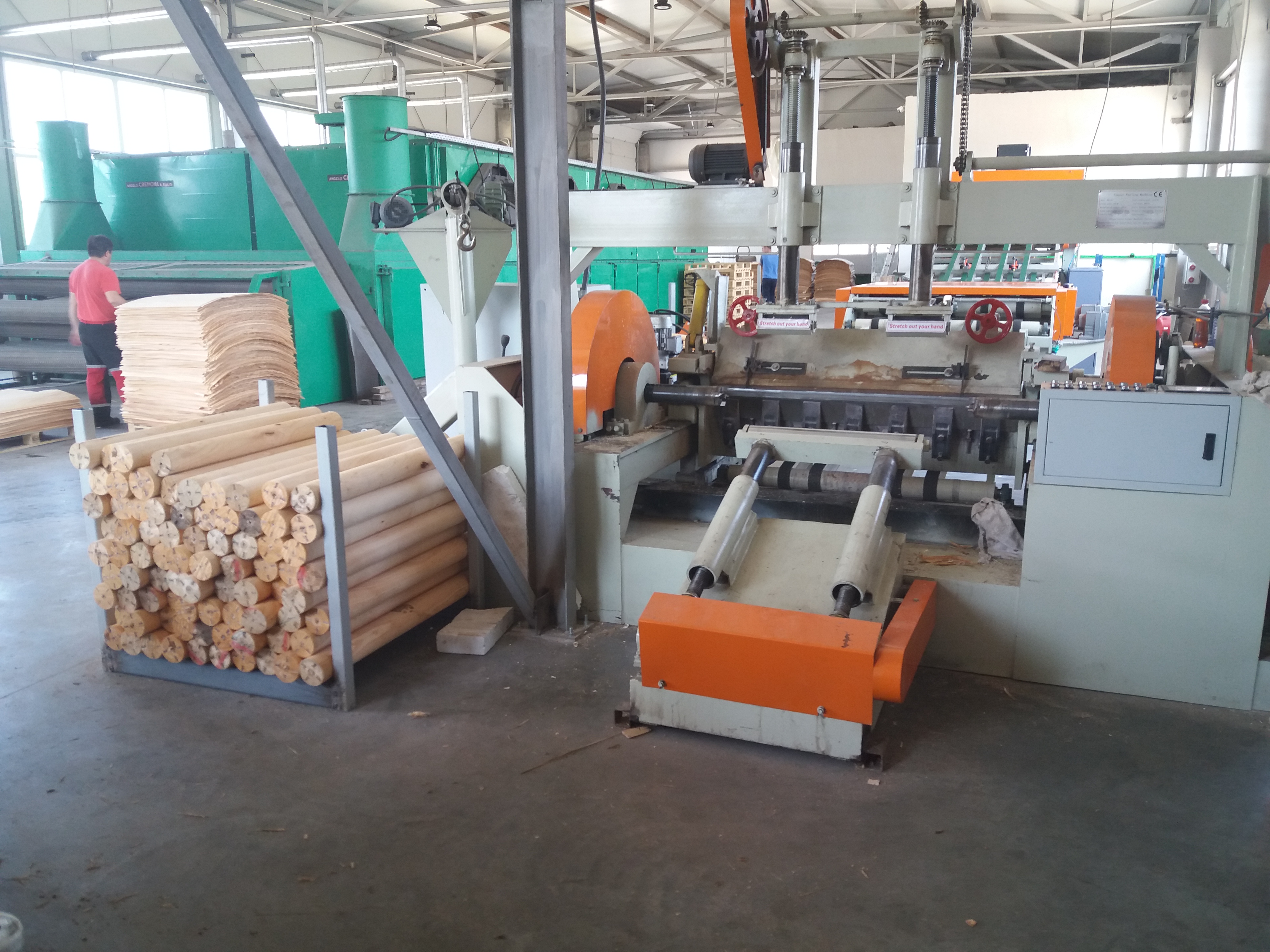 Complete automatic Rotary cut veneer peeling line Italy/China 800-1350