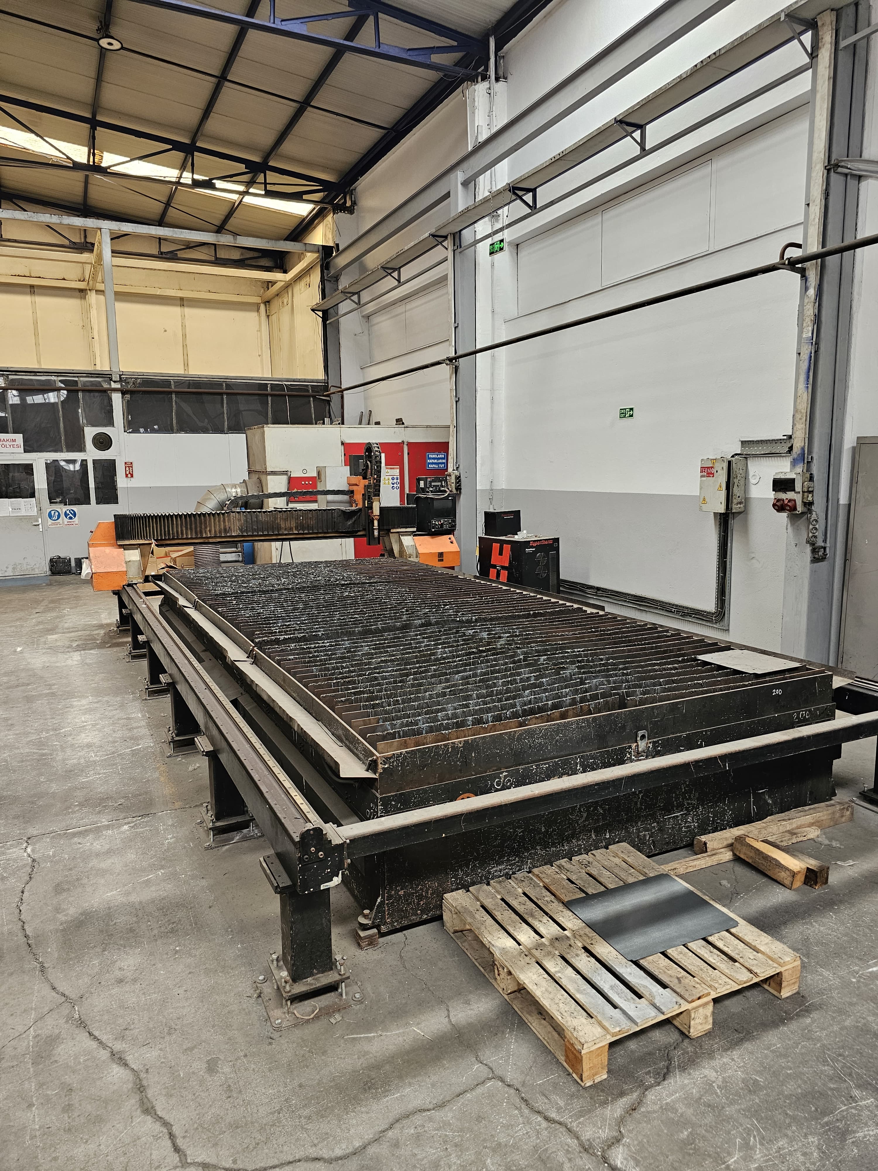 Machine de découpe plasma Ermak EPL 2560